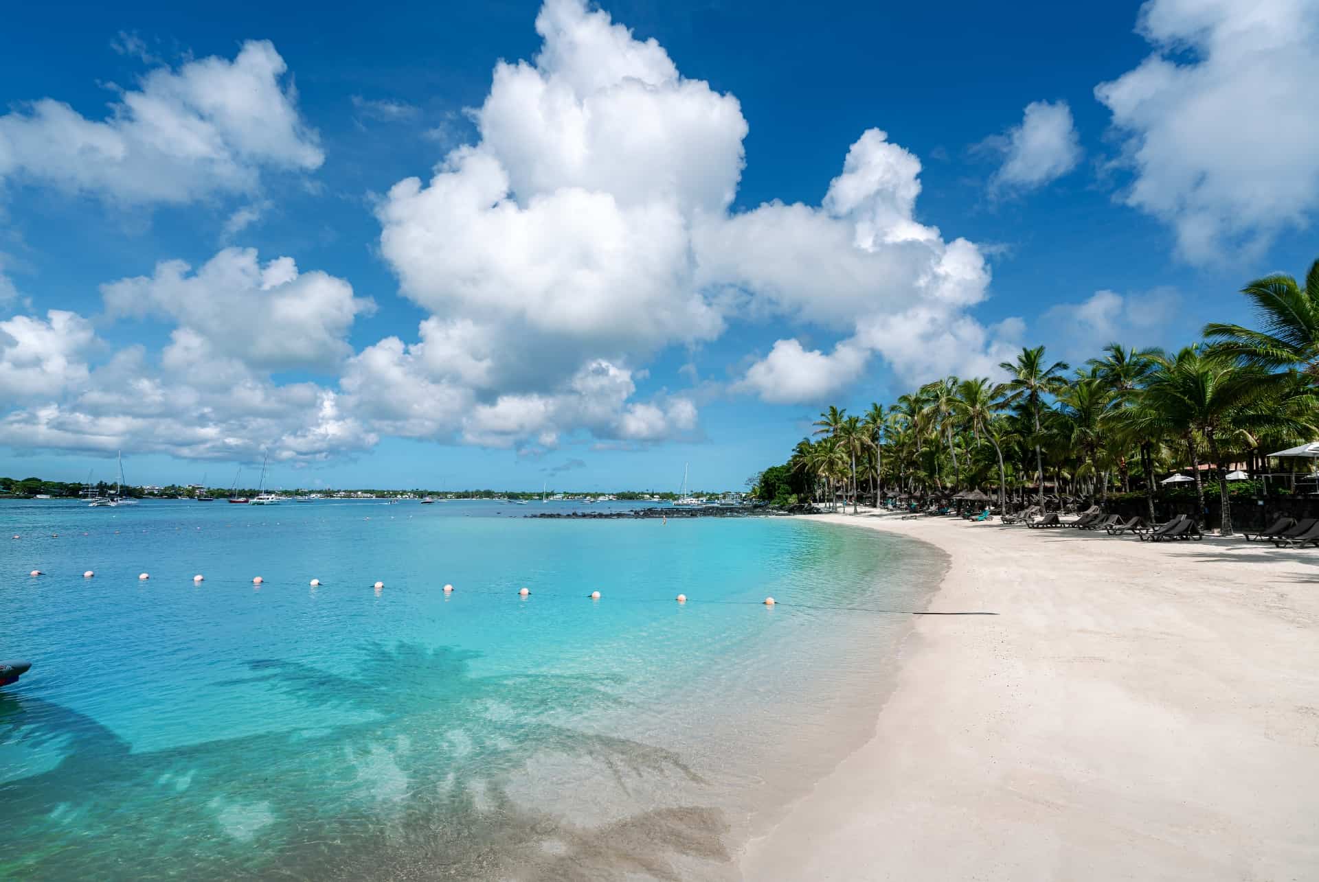 plage grand baie ile maurice avec des enfants plage grand baie ile maurice avec des enfants