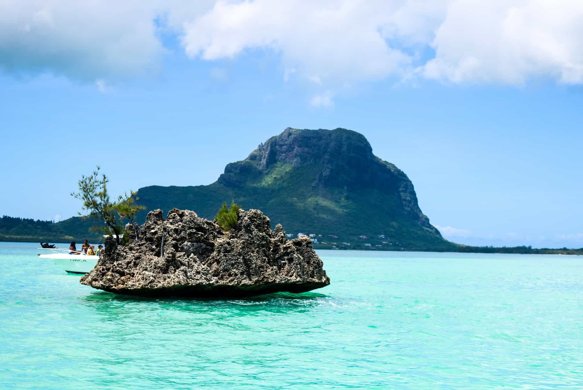 crystal rock ile aux benitiers crystal rock ile aux benitiers