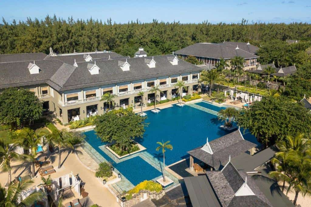the st. regis le morne resort piscine