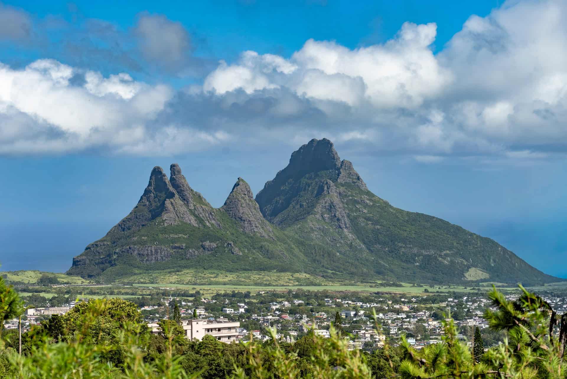 vue trois mamelles et curepipe
